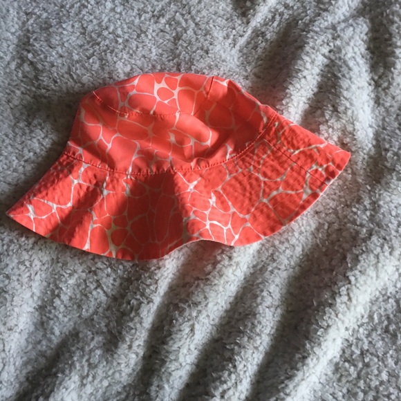 A pink/orange 4-6X bucket hat from OshKosh B’gosh - Picture 2 of 4